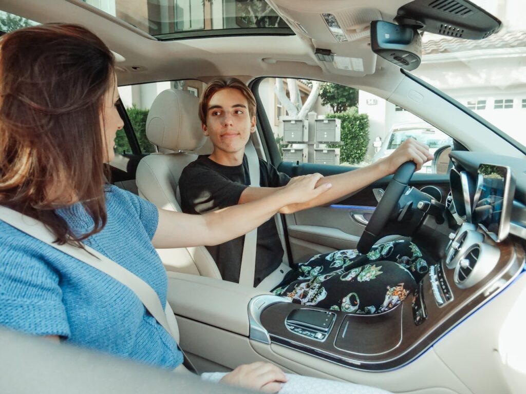 Fahrlehrerin Fahrschüler Mobilitätswende im Praxistest Wie Fahrschulen zu Multiplikatoren für nachhaltiges Fahrverhalten werden